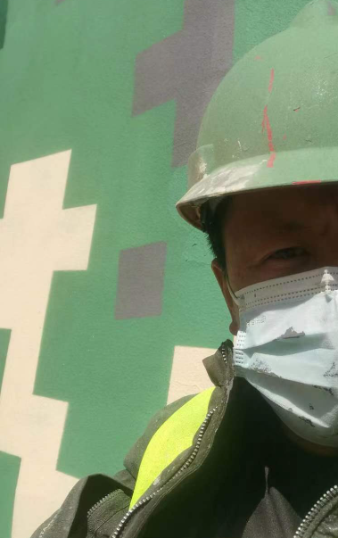 林芝迷彩漆未完全固化；